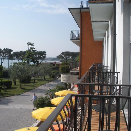 Hotel Mirabello Σιρμιόνε Εξωτερικό φωτογραφία
