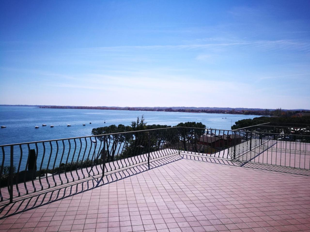 Hotel Mirabello Σιρμιόνε Εξωτερικό φωτογραφία